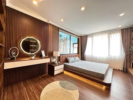 Bán nhà đẹp dân xây ô tô gần phố duy tân, xuân thuỷ, full nội thất dt 43m2 x5tầng giá 8.9 tỷ