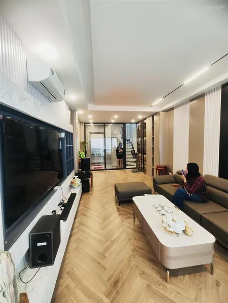 Bán nhà xuân la ngoại giao đoàn đại sứ quán hàn quốc 38m2, thang máy, ô tô, ngõ thông, full đồ