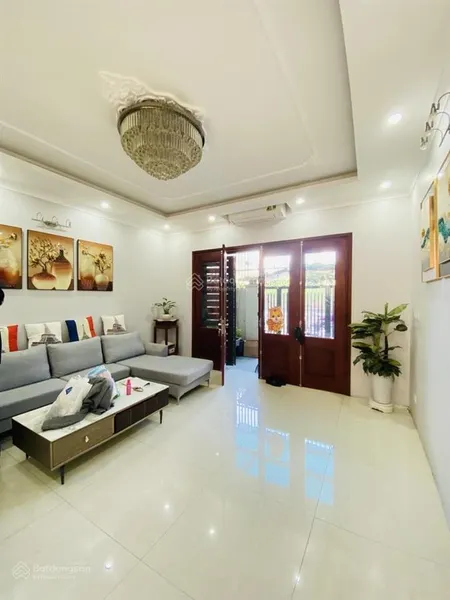 Bán nhà nguyễn văn cừ , dt 35m2 * m tiền 4m * xây 5 tầng đẹp chỉn chu , gần cầu chương dương