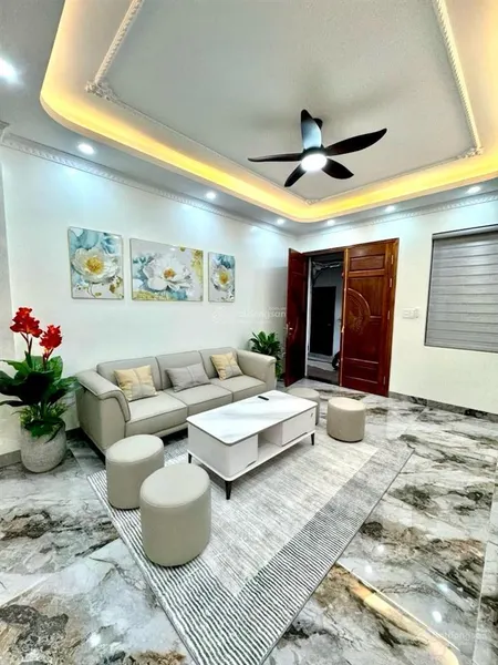 Bán nhà long biên ô tô đỗ cửa 5 tầng thang máy gần mặt phố ở sướng