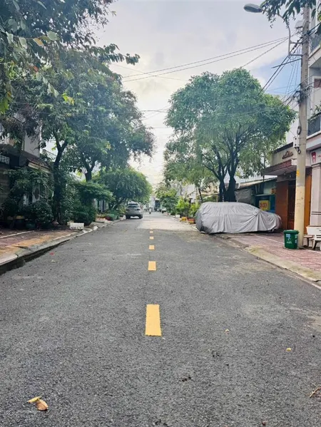 Bán nhà đại lộ3,phước bình 94m,giá 10.9tỷ thương lượng