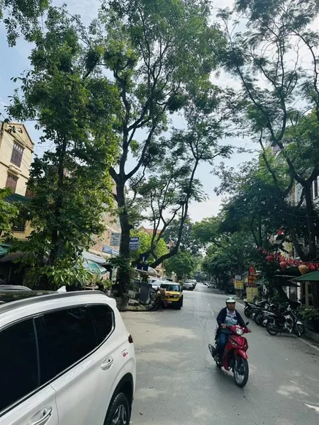 Bán nhà 75m2 căn góc view vườn hoa, ô tô tránh đỗ gara mặt tiền lớn cạnh hồ linh đàm
