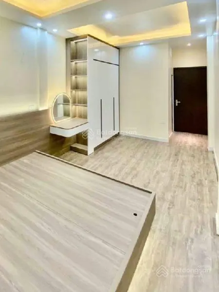 Ô chợ dừa, lõi đống đa, 40m ra mặt phố. 28m2 5 tầng chỉ 6 tỷ. nhà đẹp ở ngay. siêu hiếm