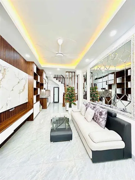 Nhà đẹp dân xây! gần phố 8/3 hai bà trưng, 30m ra oto, lô góc,ở ngay, 41 m2 * 6t