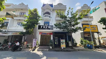 Bán nhà hoàn công mặt tiền đường chính phú hồng thịnh 8, bình chuẩn, thành phố thuận an
