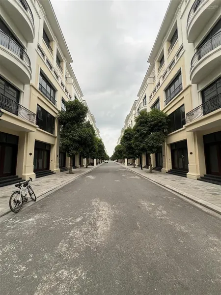 Bán liền kề san hô 56m giá 8,8 tỷ bao phí vị trí đắc địa gần biển hồ & làng sake