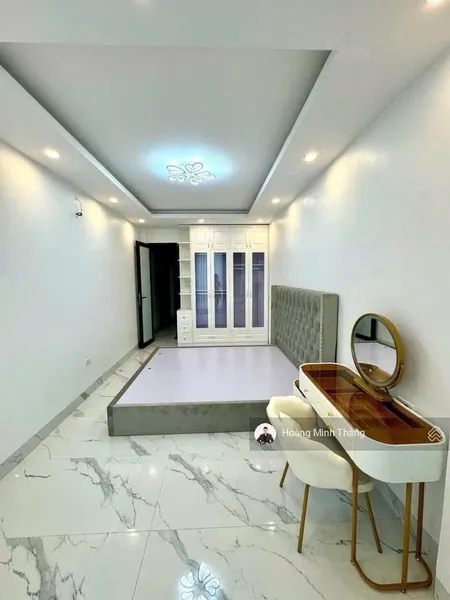 Bán nhà phố trạm, 30m2 x 6t, thang máy, oto đỗ cửa, sát aeon, vĩnh tuy, 8 tỷ
