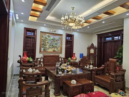 90m 5 tầng mp trần đăng ninh toàn gỗ nguyên tấm vew quận uỷ sát metro vị trí vàng