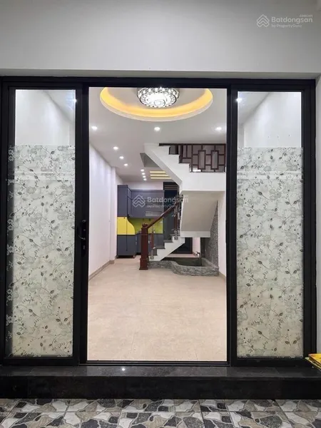 Bán nhà việt hưng 45m2 ngõ nông, gần ô tô thông, không quy hoạch chẵn 6.45 tỷ