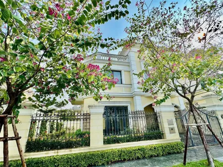 Đơn lập có hầm vip 300m2 (có phòng chiếu phim, hầm rượu, bar) 60 tỷ (miễn ảo,bao sang tên) vip
