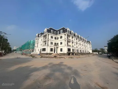 Chính chủ cần bán căn góc ngã tư đường 17.5m view công viên trung tâm giá 79 tỷ