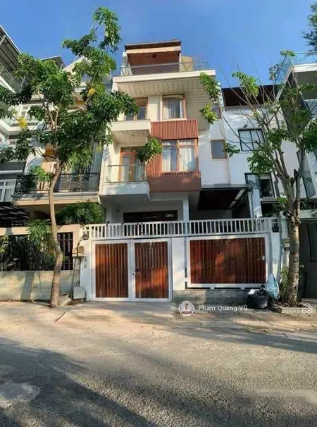 Còn 5 căn bt view công viên sông đường số 25 p.tân phong, q.7. dt 7x20m, hầm 4 lầu, giá tốt 23,5 tỷ