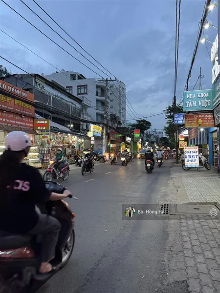 Mặt tiền lê đức thọ ngay ngã tư nguyễn văn lượng nhà 4 tầng, dt 4x17m công nhận đủ