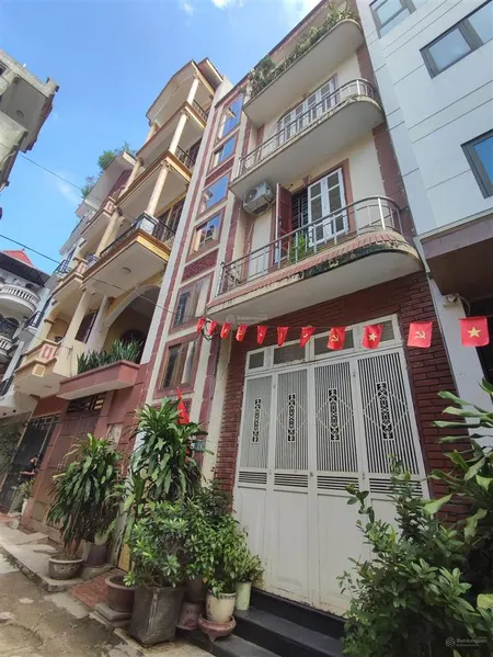 75m hoàng quốc việt, phân lô, gara 7 chỗ, ngõ thông, kinh doanh, ở sướng 20.5 tỷ