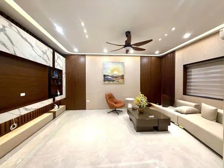Hoa hậu giải phóng lô góc 3 mặt thoáng thang máy kinh doanh ngõ thông ô tô vào nhà
