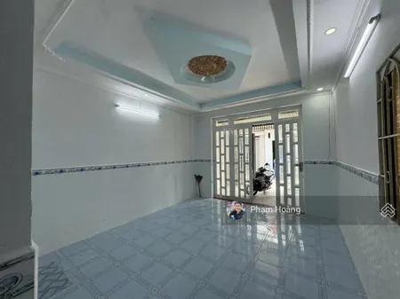 Bán nhà mặt tiền kinh doanh nhỏ lẻ, dt 68m2 ngang 4m gần các trường học tiện ích xung quanh đủ