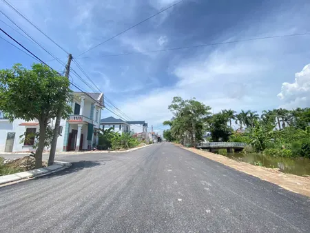 Bán lô đất 2 mặt tiền trục đường thôn - ô tô vào tận cửa
