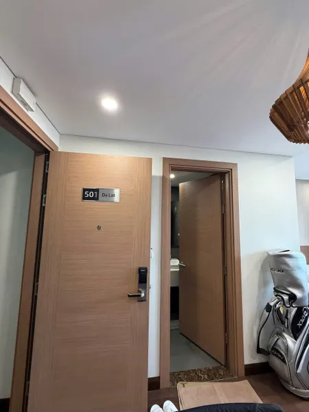 Bán toà căn hộ dịch vụ ngõ 19 Liễu Giai Ba Đình - ô tô tránh - sát phố 110m2 x 7 tầng