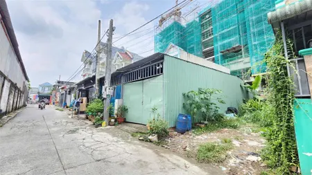 2.13 tỷ/ bán đất gần ngã tư bình trị chợ tân bình p.tân bình tp.dĩ an. ngay cổng chung cư đang xây