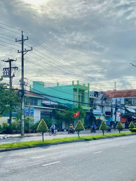BÁN ĐẤT 389m² MẶT TIỀN TRẦN HƯNG ĐẠO – KHU VỰC KINH DOANH NHỘN NHỊP BẬC NHẤT MỸ THỚI