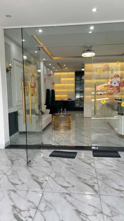 # MT Điện Biên Phủ, 100m2, 4 tầng, Thang Máy, hiện đại, xịn sò, Kinh doanh cực VIP