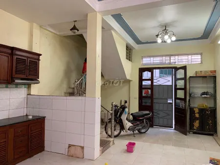 Cho thuê nhà ngõ 68 phố Mễ Trì Thượng, Nam Từ Liêm4 tầng 5 phòng ngủ ngõ 68 Mễ Trì Thượng.