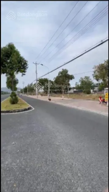 Cần bán đất 20 x 30 = 600m2 2 mặt tiền đường tân lộ kiều lương và đường d2