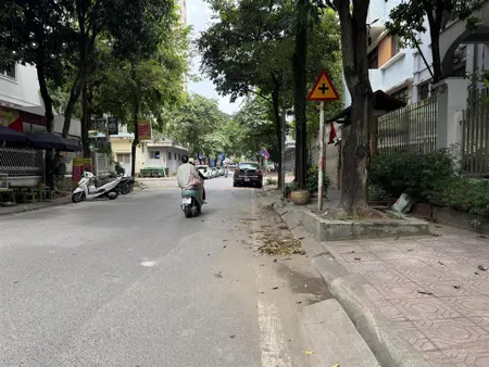 Mảnh đất đẹp phố huy du 150m2, sổ bánh chưng, mặt tiền 8.2m, giá chỉ hơn 30 tỷ.