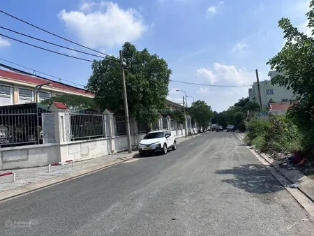 Bán đất 1000m² mặt tiền nhựa 10m, lê thị riêng quận 12. giá bán 12 tỷ 0976 391 ***