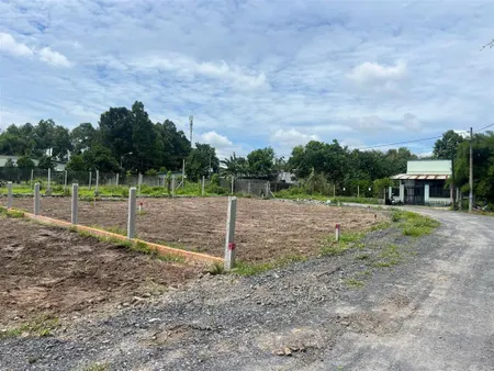 Chính chủ cần bán gấp lô đất 100m2 mặt tiền tỉnh lộ 2 giá thương lượng