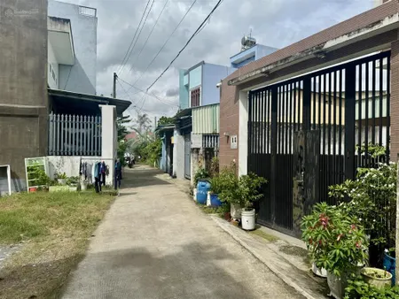 Tôi bán đất 100m2 tại thị trấn củ chi, 2,25 tỷ, mặt tiền đường ô tô, xây dựng tự do sổ hồng riêng
