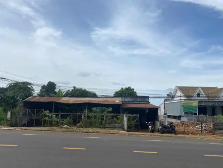 2,3 sào mặt tiền nguyễn thị định thổ cư 300m2