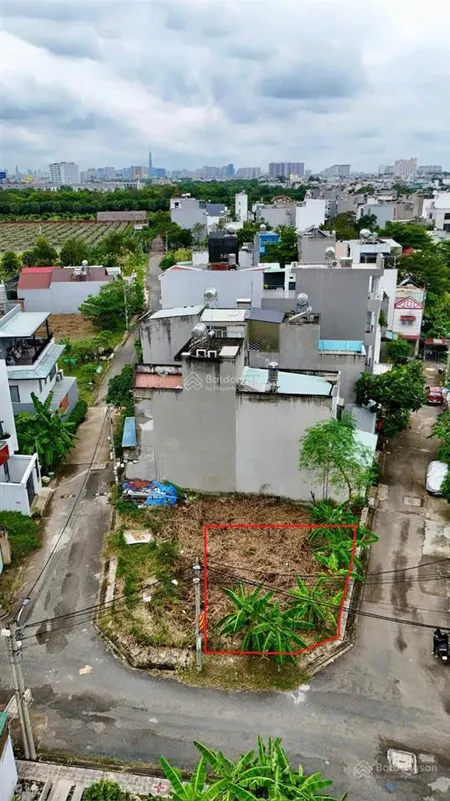 Bán đất đường trường lưu lô góc 2 mặt tiền,dt 81,3m2 nở hâu tài lộc giá chỉ 4ti500tr