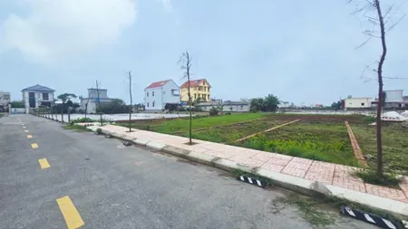 Cần bán gấp mảnh đất 2 mặt tiền giá rẻ nhất quất lâm, nam định. gần quảng trường biển và phố đi bộ