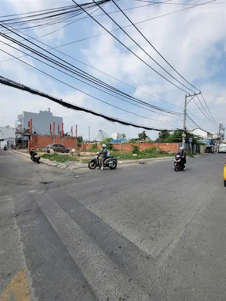 Bán đất góc mặt tiền đường gần vành đai 2 và xa lộ hà nội xây dựng được 7 tầng ngang 6m cực hiếm