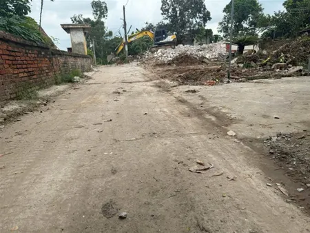 Hàng tuyệt chủng nhất trai lương tài dt 93m mt 5m ngõ ô tô. dân cư đông. đúc đầu tư sinh lời