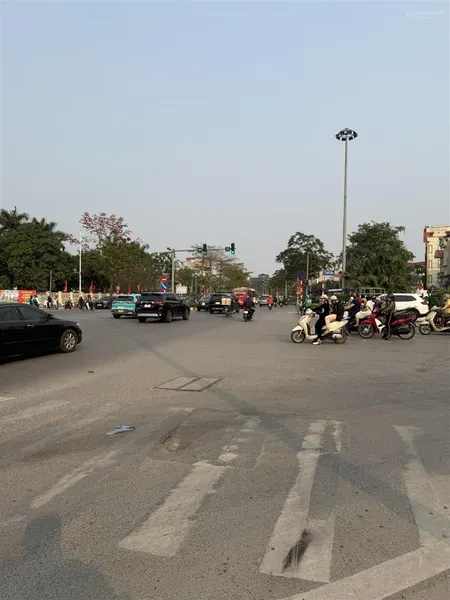 Bán đất xây ccmn gần aeon, ngõ ô tô, 15m ra đường cổ linh, 110m2, mặt tiền 4.2m, giá 9 tỷ