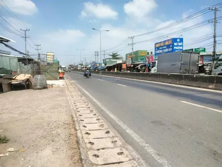 Chính chủ bán 10.351,9m2 đất mặt tiền đường tỉnh lộ 830 bến lức 0977 570 ***