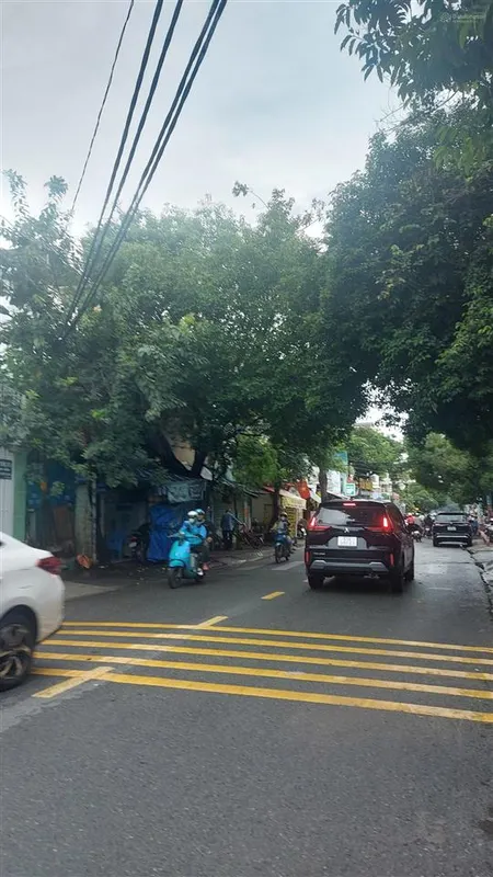 Siêu phẩm gần chợ kiến thiết hiệp phú quận 9 dt 6*13 đẹp mt gần metro, xe 7 chỗ đậu chỉ 6 tỷ