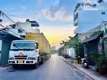 Lô đất góc 2 mặt tiền hiệp thành 26,sát nguyễn anh thủ , 5.7x 18m giá chỉ 6.49 tỷ
