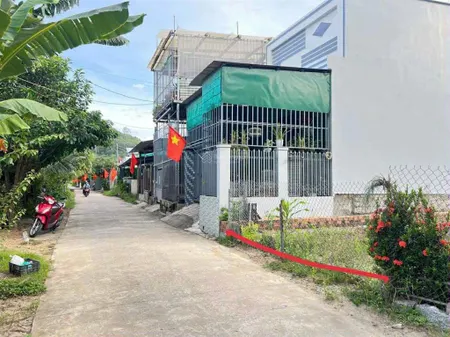 Chủ cần bán lô đất mặt tiền thôn đắc lộc 2, phường bắc nha trang dt 100,3m2 đường ht 8m, giá 1tỷ450