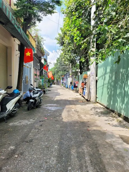 Bán đất 4.9x19m, mặt tiền bình chuẩn 37 p. bình chuẩn gần chợ phú phong