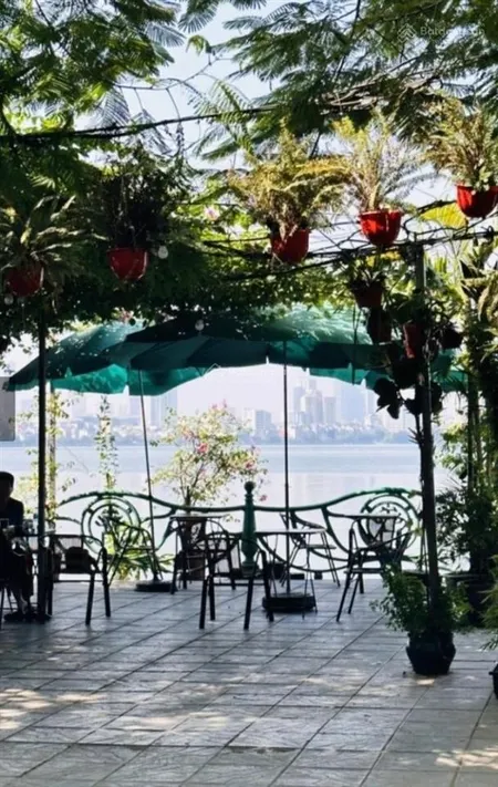 Mảnh đất mặt đường thanh niên mặt hồ tây phố yên hoa diện tích 550m2 mặt tiền 15m full thổ cư