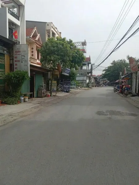 Chủ đất cần bán lô đất diện tích 72m2. mặt tiền 4.2m. hậu 4.7m. nở hậu. hướng nam