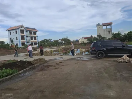 Bán đất cổng trường minh tân lương tài. dt 89m2, mt hậu 5m ô tô thông cách cổng trường 100m