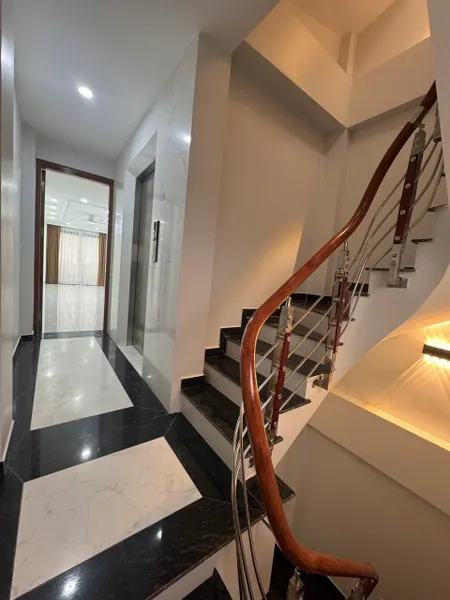 BÁN NHÀ 5 TÂNG MỚI XÂY - THANG MÁY - Ô TÔ TRÁNH - TAM HIỆP -THANH TRÌ