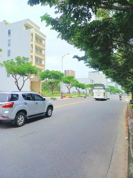 Bán cặp đất đường võ nguyên giáp ...vị trí đẹp được xây cao tầng , giá đầu tư lâu dài ...