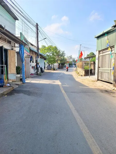 Bán 2 lô đất mới tách chưa qua đầu tư cách đường bùi thị xuân 100m p. tân bình tp. dĩ an