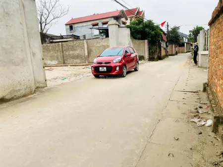 Cách 10m ra trục chính. siêu phẩm 100% đất ở. gần dự án trường đua ngựa