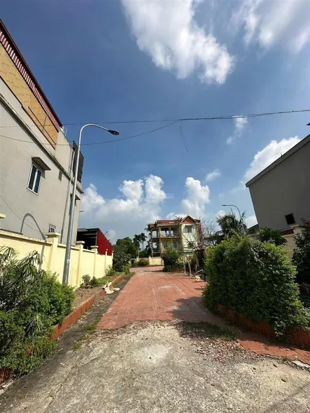 Lô góc 60.6m2 ngõ thông view khu vui chơi chỉ 3,88 tỷ
